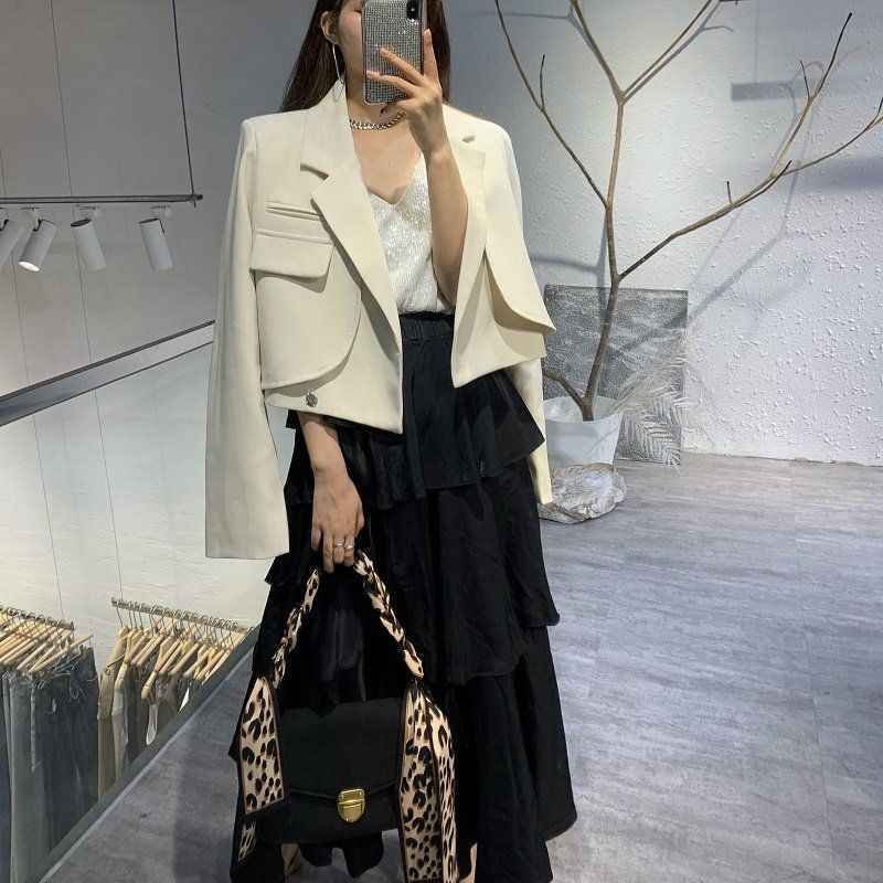 Elegant Versatile Short Blazer For Women